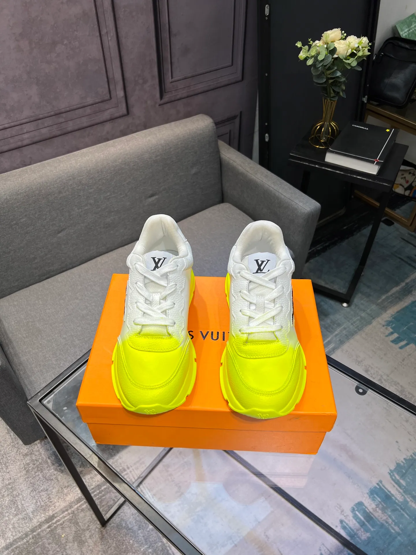 Men's shoes 💰760 LV | Louis Vuitton 2025𝐬𝐬 Spring and summer new styles, couples' models, men's models come out first. The counter focuses on the latest casual shoes. Hard goods are new🆕 ❥Purchase level! Full of high-end feel! A popular model among bloggers at home and abroad, it’s retro and fashionable and looks amazing on your feet! Wear a lot of happiness! Mainly recommended model on the official website★ ▪️Upper: Original custom-made imported calfskin fabric ▪️Inner lining: breathable gauze imported from Italy ▪️Outsole: rubber foam ➕tpu high-end outsole ▪️Shoe size: 36-44 (customized for 45 and 46)